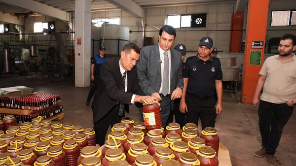 Gaziantep'te bozuk ve son kullanma tarihi geçmiş gıda satan iş yeri kapatıldı
 - Sputnik Türkiye