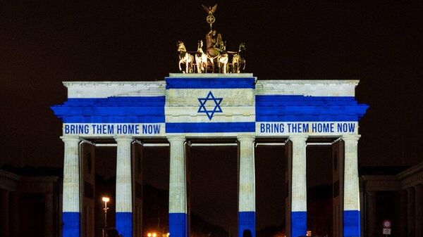 Brandenburger Kapısı İsrail bayrağıyla aydınlatıldı - Sputnik Türkiye