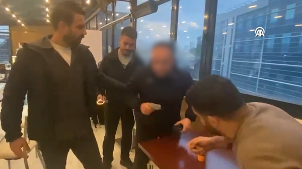 Anadolu Adliyesi'nde suçüstü: Avukat paraları alırken polis içeri girdi - Sputnik Türkiye