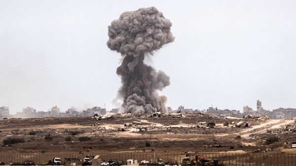 İsrail Gazze'ye saldırılarını sürdürüyor - Sputnik Türkiye