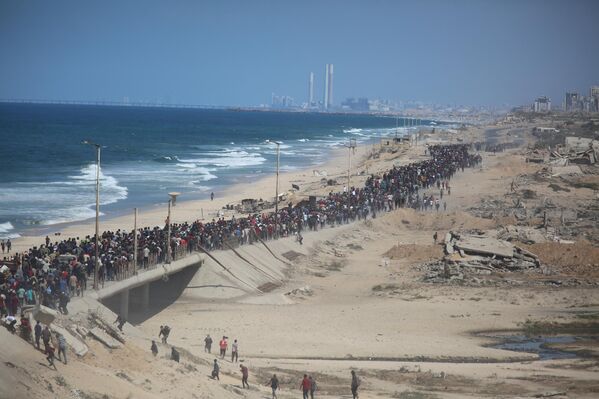 İsrail ordusunun konuşlandığı bölgelerde yer alan mahallelerin neredeyse tamamen yok olduğu görüldü. - Sputnik Türkiye
