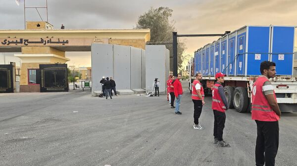 Gazze’ye insani yardım taşıyan tırlar, - Sputnik Türkiye