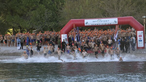 Kelebekler Vadisi Yüzme Yarışı - Sputnik Türkiye