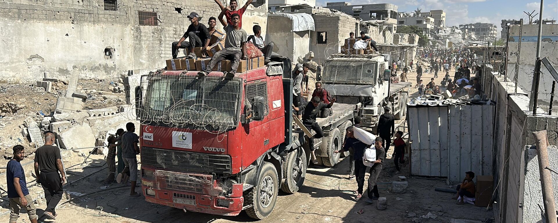 Yardım tırı - Sputnik Türkiye, 1920, 12.10.2025