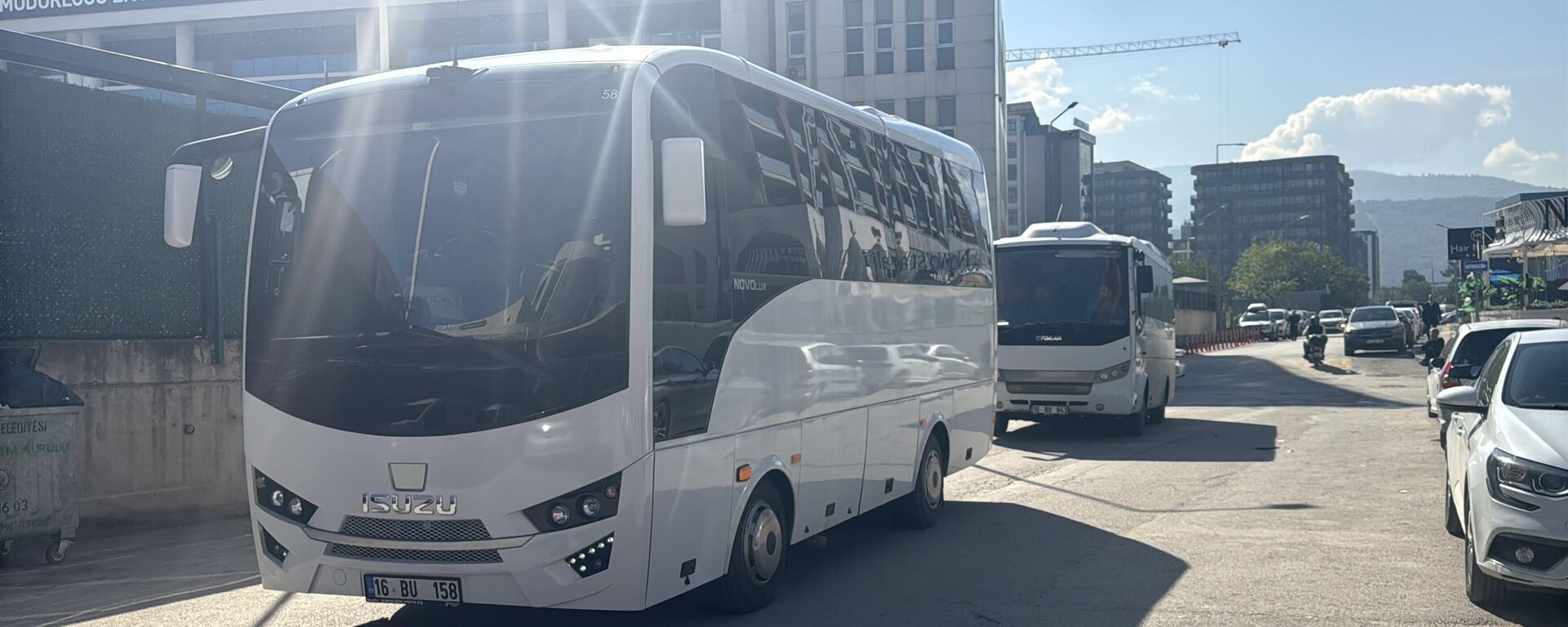 Rüşvet soruşturmasında gözaltına alınan eski Nilüfer Belediye Başkanı Erdem ile 20 şüpheli adliyede - Sputnik Türkiye, 1920, 13.10.2025