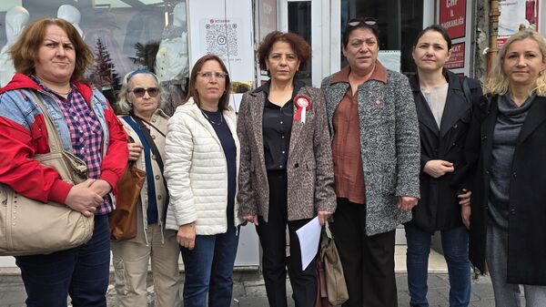 CHP Zonguldak Merkez İlçe Kadın Kolları Başkanı Sekme ve 9 yönetici istifa etti - Sputnik Türkiye