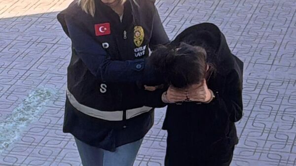 Terasta bulunan bebeğin annesi - Sputnik Türkiye