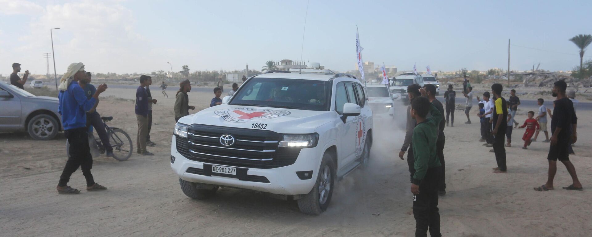 Hamas İsrailli 4 rehinenin cenazelerini teslim etti - Sputnik Türkiye, 1920, 14.10.2025