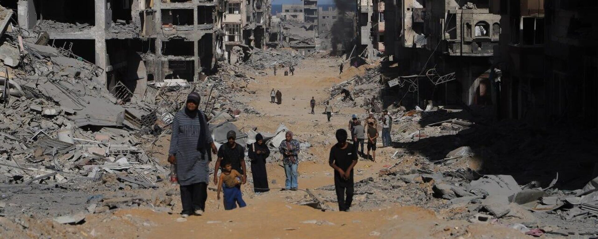 Gazze'ye dönen Filistinliler evlerinin yerine enkaz buluyor - Sputnik Türkiye, 1920, 20.10.2025