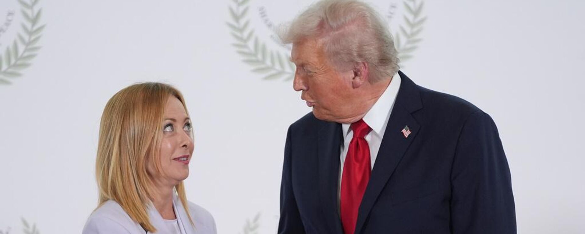 İtalya Başbakanı Meloni ve ABD Başkanı Trump  - Sputnik Türkiye, 1920, 19.06.2026