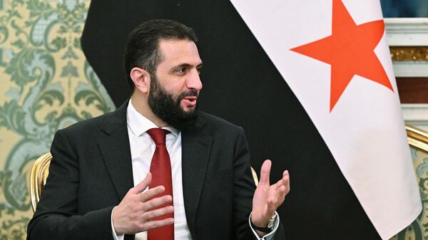 Suriye Cumhurbaşkanı Ahmed eş-Şara Kremlin'de - Sputnik Türkiye