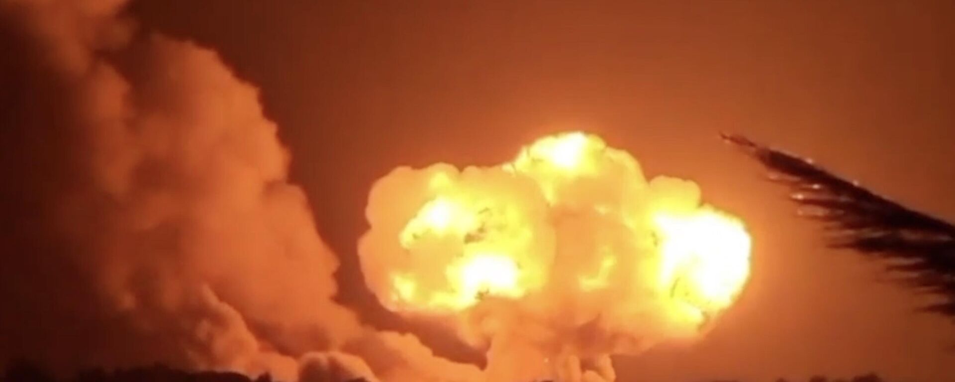 İsrail ordusu, bir kez daha ateşkesi ihlal ederek Lübnan'ın güney ve doğusundaki beldelere hava saldırısı düzenledi - Sputnik Türkiye, 1920, 16.10.2025