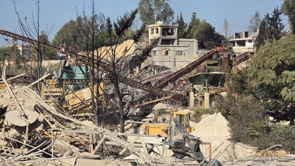 Nebatiye’deki Rumin ile Humin beldeleri arasındaki bölgeye düzenlenen hava saldırısında 5 kişi yaralanırken, Sayda kentindeki saldırılarda 1 kişinin yaralandığı bildirildi. - Sputnik Türkiye