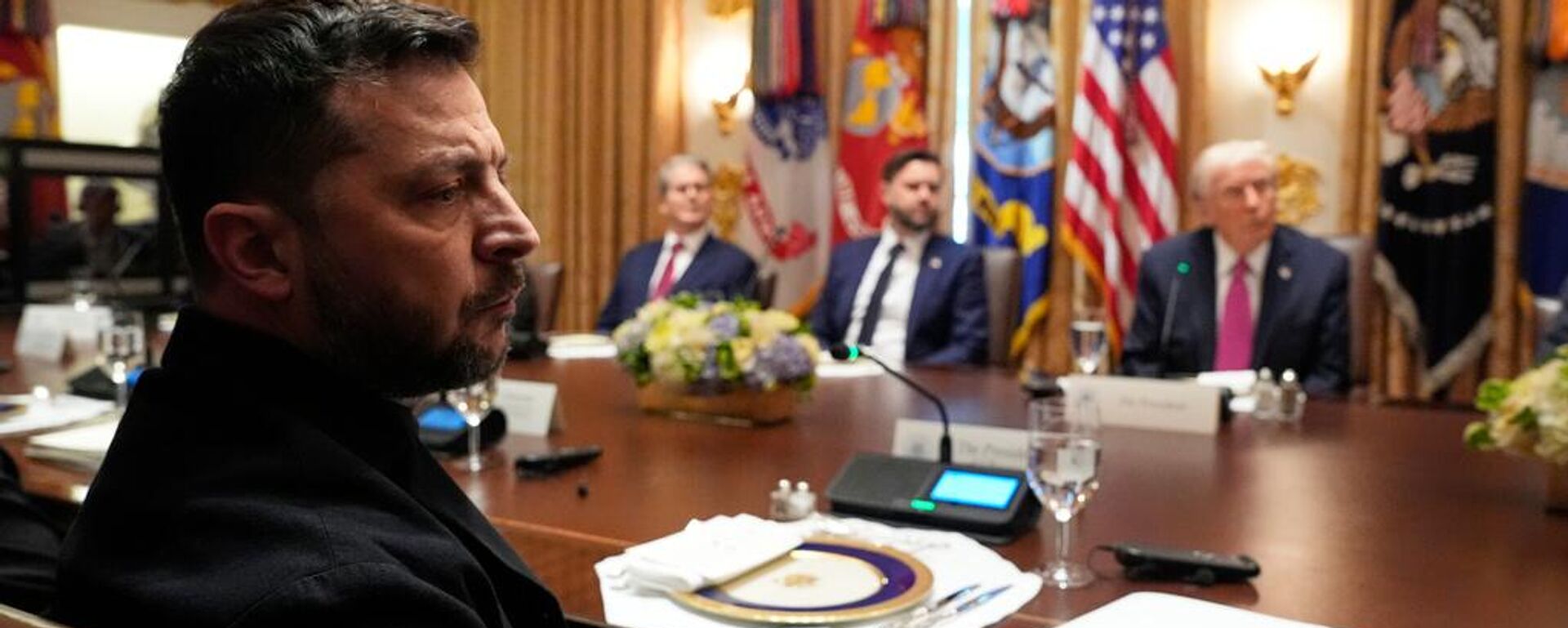 ABD Başkanı Donald Trump-Vladimir Zelenskiy - Sputnik Türkiye, 1920, 24.10.2025