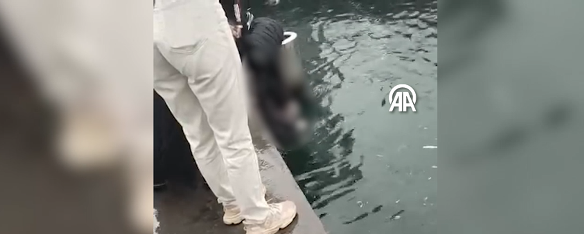 Kadıköy'de 4 kişi iskeleden düştü - Sputnik Türkiye, 1920, 19.10.2025