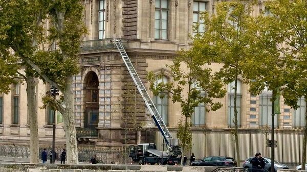 Louvre Müzesi Soygunu - Sputnik Türkiye