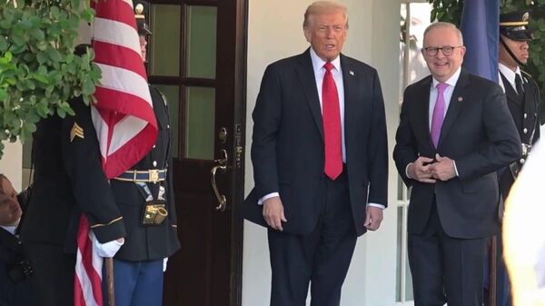 Trump ve Albanese - Sputnik Türkiye