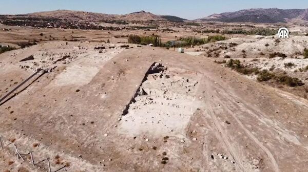 Arkeolojik kazılarda 4 bin 500 yıllık yanmış ev kalıntısı bulundu - Sputnik Türkiye