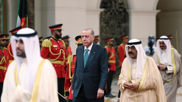 Cumhurbaşkanı Erdoğan, Kuveyt'te törenle karşılandı - Sputnik Türkiye