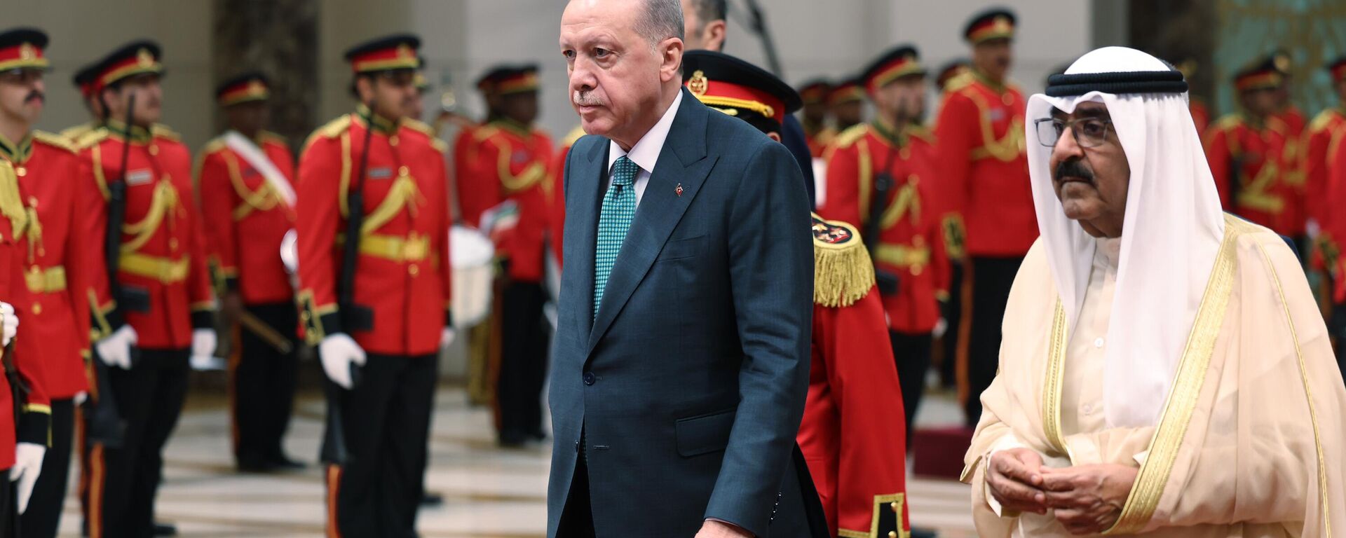 Cumhurbaşkanı Erdoğan, Kuveyt'te törenle karşılandı - Sputnik Türkiye, 1920, 01.03.2026