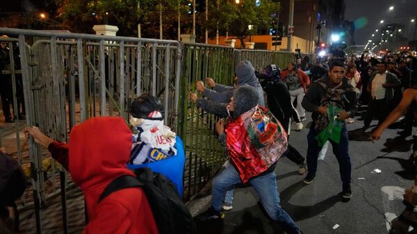 Peru’nun iki kentinde olağanüstü hal ilan edildi - Sputnik Türkiye