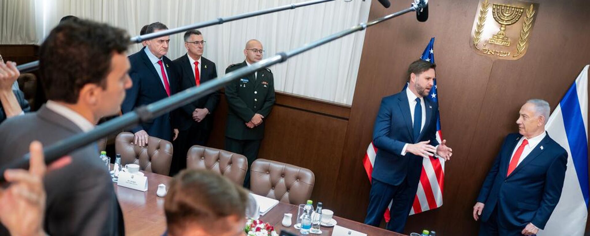 JD Vance ve Netanyahu - Sputnik Türkiye, 1920, 22.10.2025