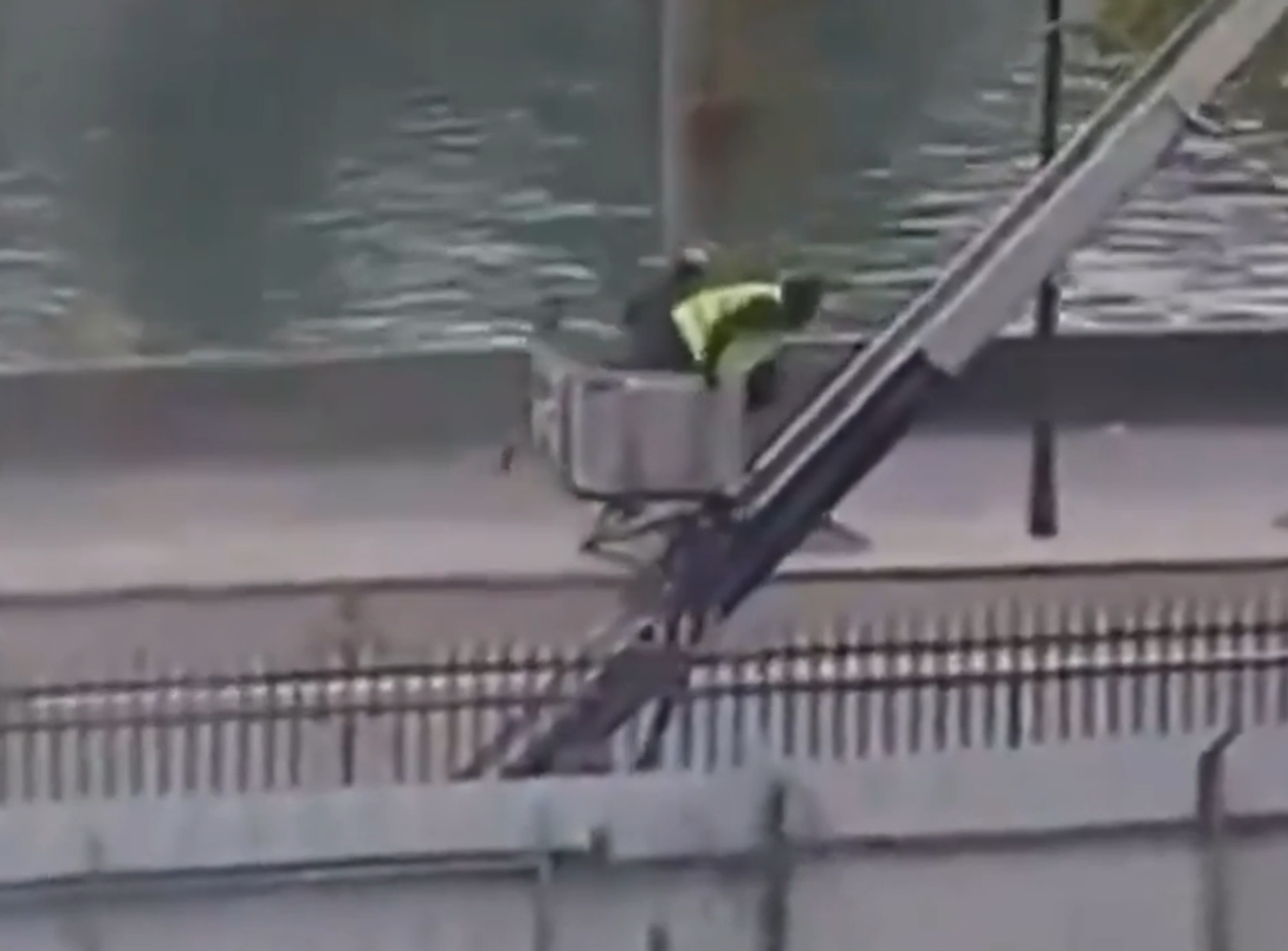 Louvre Müzesi hırsızları - Sputnik Türkiye, 1920, 23.10.2025