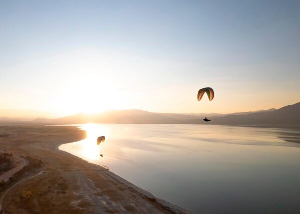 Burdur Gölü’nün çevresindeki yaklaşık 600 hektarlık alanda, Batı Akdeniz Kalkınma Ajansı (BAKA) Teknik Destek Programı kapsamında “Burdur Gölü Kuraklığa Dayanıklı Bitkilerde Ekolojik Restorasyon ve Toprak Rehabilitasyonu” projesi başlatıldı. - Sputnik Türkiye