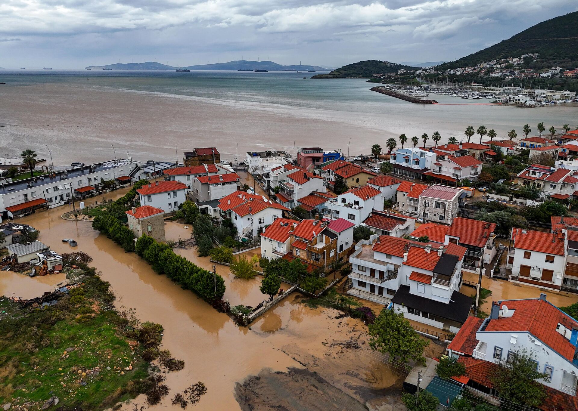 İzmir - Sputnik Türkiye, 1920, 23.10.2025