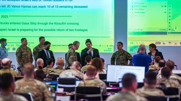 ABD Dışişleri Bakanı Marco Rubio İsrail'deki ABD askerleriyle bir araya geldi - Sputnik Türkiye