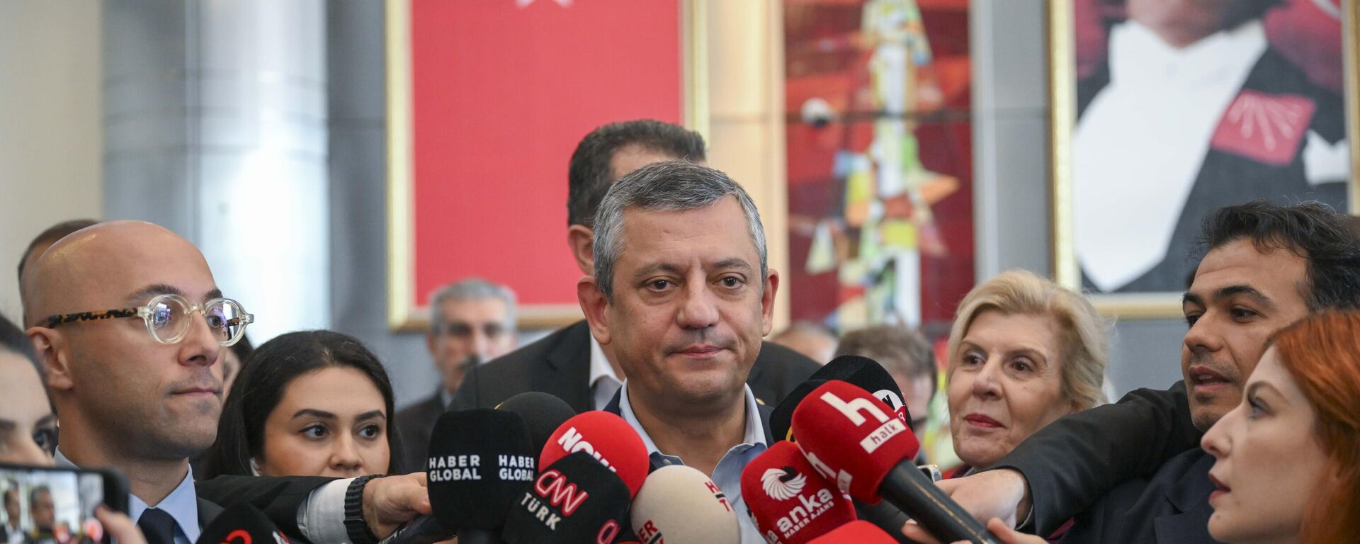 Özgür Özel  - Sputnik Türkiye, 1920, 10.11.2025