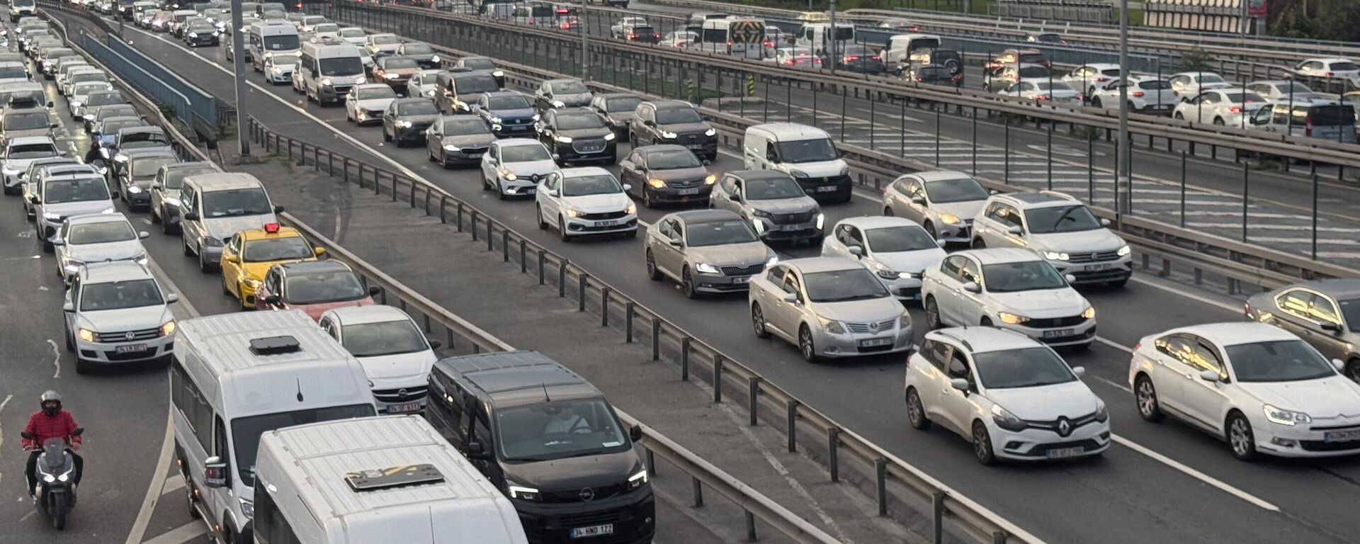 İstanbul trafik  - Sputnik Türkiye, 1920, 15.01.2026
