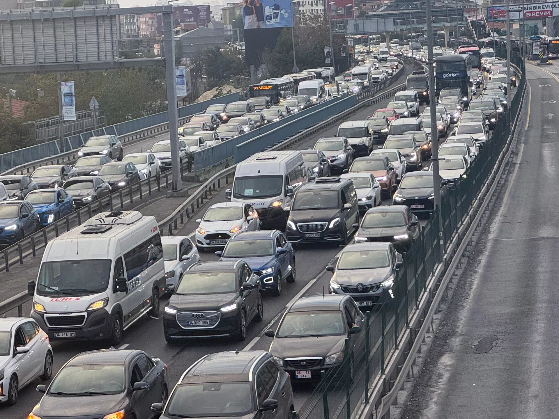 İstanbul trafik  - Sputnik Türkiye, 1920, 27.02.2026
