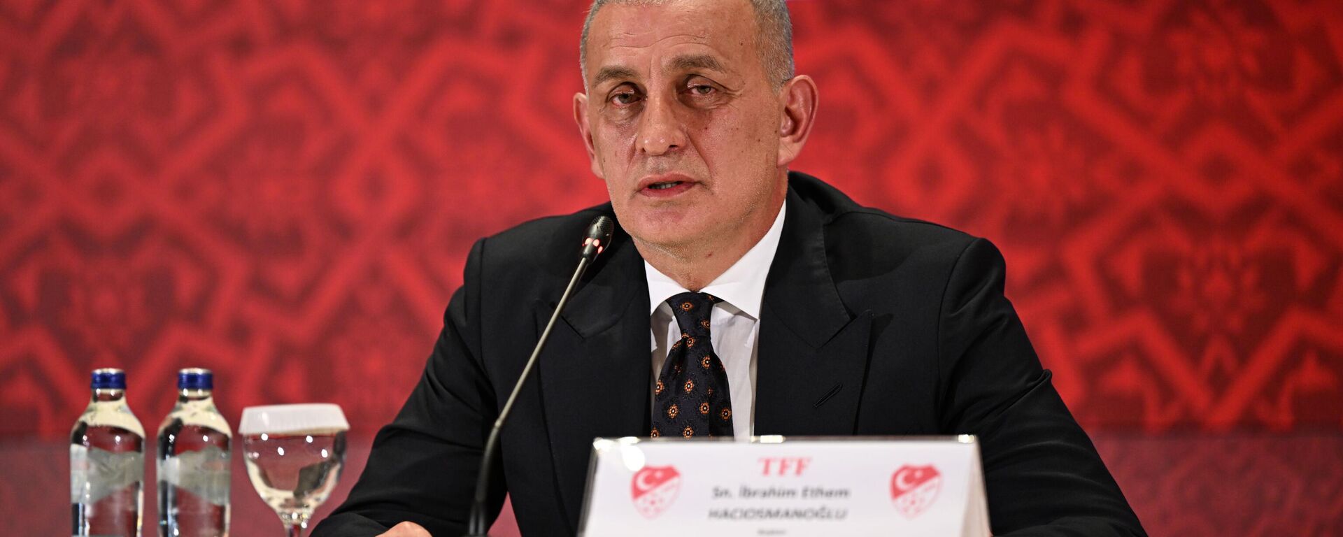 Türkiye Futbol Federasyonu Başkanı İbrahim Hacıosmanoğlu - Sputnik Türkiye, 1920, 31.10.2025