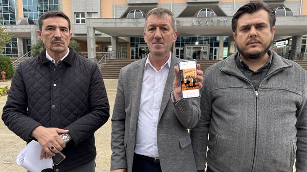 Kostüm partisinde imam cübbesi skandalı - Sputnik Türkiye