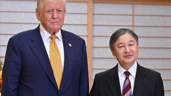 ABD Başkanı Donald Trump, Japonya İmparatoru Naruhito ile bir araya geldi - Sputnik Türkiye