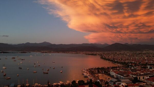  Muğla'nın Fethiye ilçesinde Mammatus Bulutları ortaya çıktı - Sputnik Türkiye