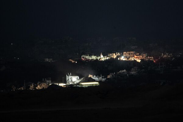 İsrail’in ateşkesi ihlal ederek Gazze Şeridi’ne gerçekleştirdiği saldırılar, Sderot sınır hattından görüntülendi İsrail’in ateşkesi ihlal ederek Gazze Şeridi’ne gerçekleştirdiği saldırılar, Sderot sınır hattından görüntülendi - Sputnik Türkiye