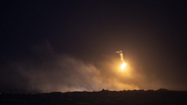 İsrail’in ateşkesi ihlal ederek Gazze Şeridi’ne gerçekleştirdiği saldırılar, Sderot sınır hattından görüntülendi - Sputnik Türkiye