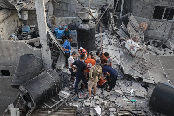 İsrail’in, ateşkesi ihlal ederek Gazze Şeridi’ne dün akşam başlattığı hava saldırılarında hayatını kaybedenlerin sayısı artıyor. - Sputnik Türkiye