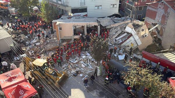 Gebze'de çok katlı bina çöktü: Binada aynı aileden 5 kişi var - Sputnik Türkiye