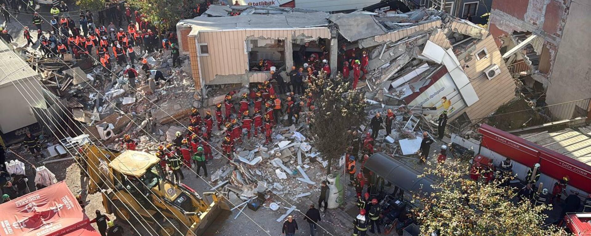 Gebze'de çok katlı bina çöktü: Binada aynı aileden 5 kişi var - Sputnik Türkiye, 1920, 29.10.2025