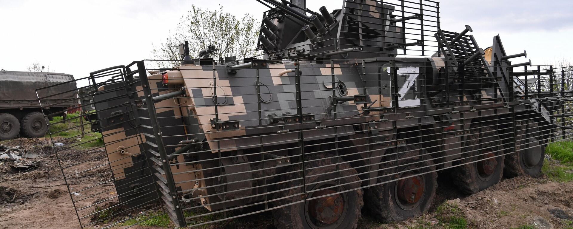 BTR 4E armored personnel carrier left by the Ukrainian Armed Forces in Kupyansk. - Sputnik Türkiye, 1920, 29.10.2025