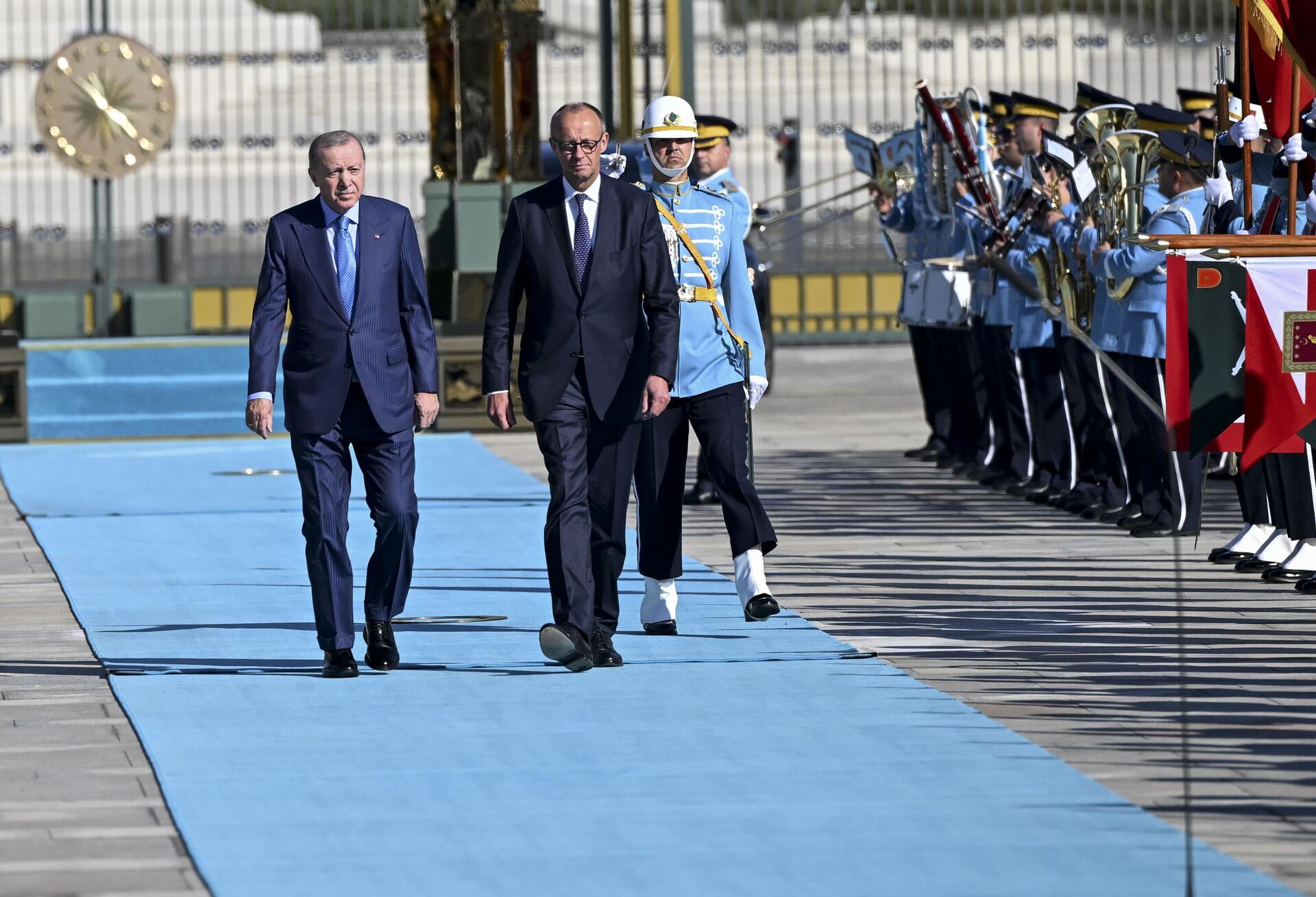 Cumhurbaşkanı Erdoğan, Almanya Şansölyesi Merz'i karşıladı - Sputnik Türkiye, 1920, 30.10.2025