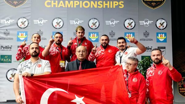 Milli halterci Yusuf Fehmi Genç - Sputnik Türkiye