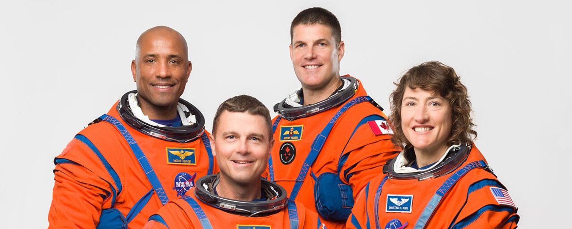 Soldan sağa Artemis 2 ekibi: pilot Victor Glover, kumandan Reid Wiseman ve görev uzmanları Jeremy Hansen ile Christina Koch. (NASA) - Sputnik Türkiye, 1920, 31.10.2025