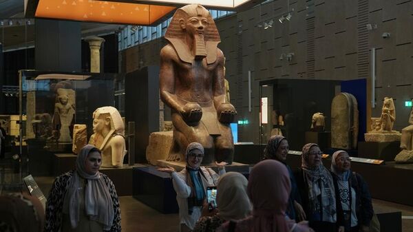 Mısır, Giza’daki Büyük Piramit’in hemen yanındaki Grand Egyptian Museum (GEM) - Sputnik Türkiye