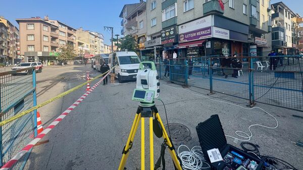 Kocaeli'de çöken binanın bulunduğu bölgede 1000'in üzerinde binada tarama yapılıyor - Sputnik Türkiye