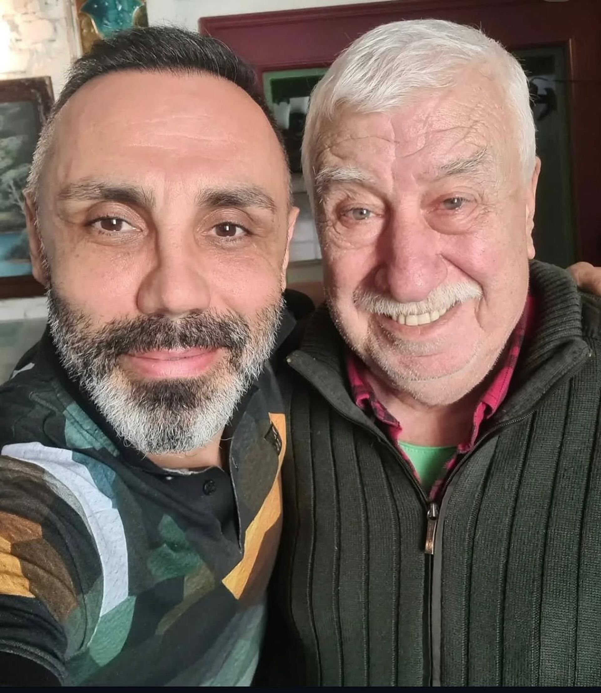 Ahmet Gülhan sosyal medya  - Sputnik Türkiye, 1920, 03.11.2025