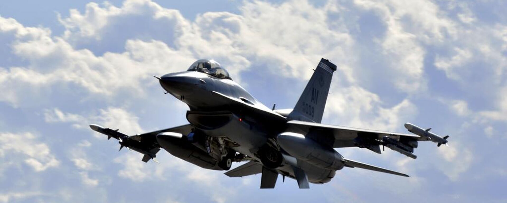 F-16 Fighting Falcon - Sputnik Türkiye, 1920, 04.11.2025